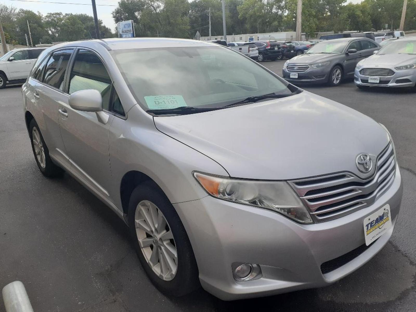 2011 Toyota Venza FWD I4 (4T3ZA3BB7BU) with an 2.7L L4 DOHC 16V engine, 6-Speed Automatic transmission, located at 2015 Cambell Street, Rapid City, SD, 57701, (605) 342-8326, 44.066433, -103.191772 - CARFAX AVAILABLE - Photo #3