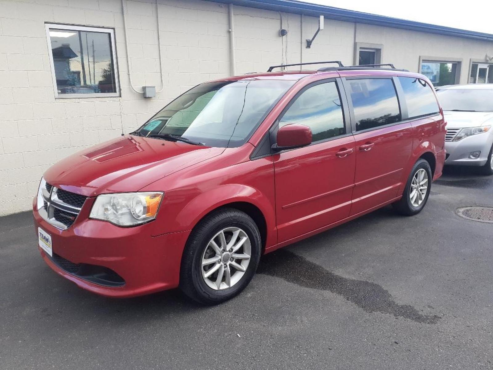 2014 Dodge Grand Caravan SXT (2C4RDGCG8ER) with an 3.6L V6 DOHC 24V engine, 6-Speed Automatic transmission, located at 2015 Cambell Street, Rapid City, SD, 57701, (605) 342-8326, 44.066433, -103.191772 - CARFAX AVAILALBE - Photo #1