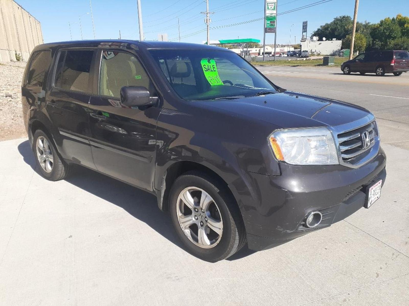 2014 Honda Pilot EX-L 4WD 5-Spd AT (5FNYF4H58EB) with an 3.5L V6 SOHC 24V engine, 5-Speed Automatic transmission, located at 2015 Cambell Street, Rapid City, SD, 57701, (605) 342-8326, 44.066433, -103.191772 - Photo #4