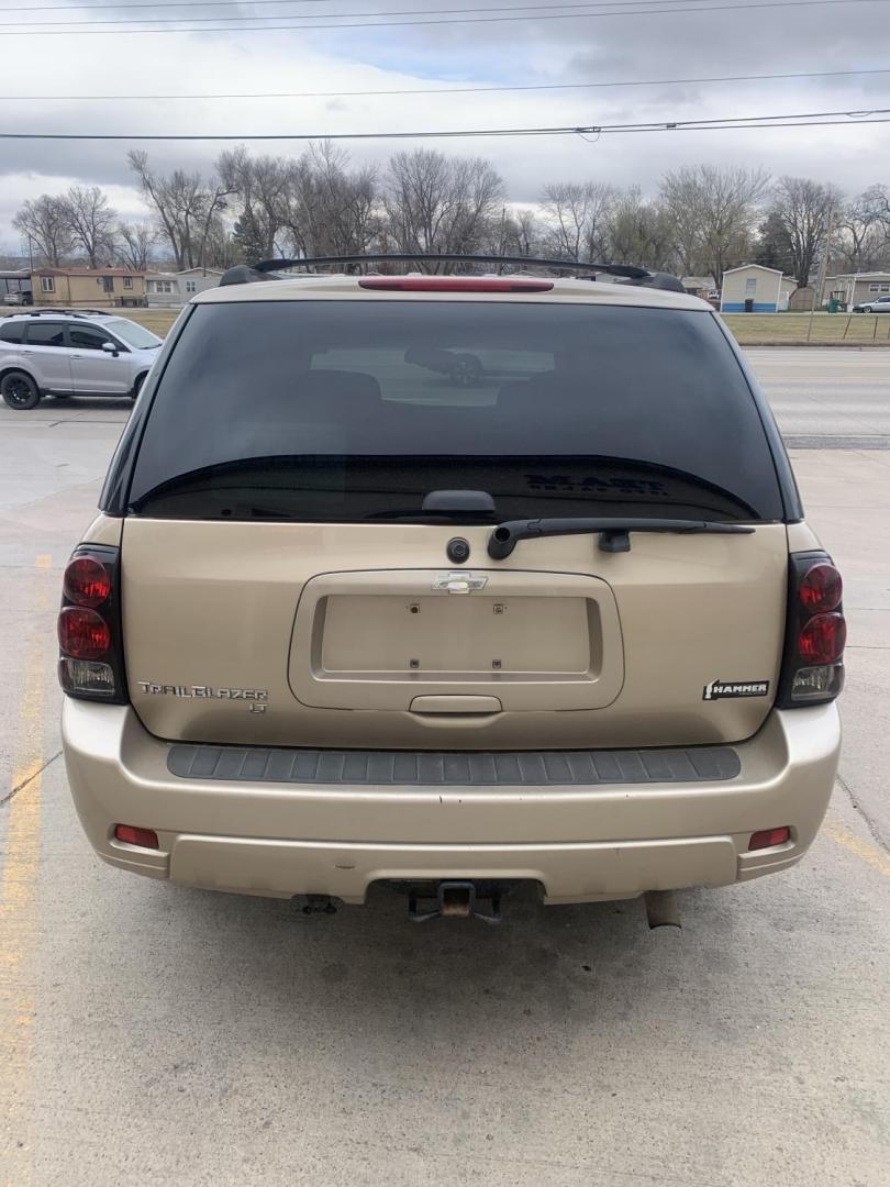 2007 Chevrolet TrailBlazer LS1 4WD (1GNET13M672) with an 5.3L V8 OHV 16V engine, 4-Speed Automatic Overdrive transmission, located at 2015 Cambell Street, Rapid City, SD, 57701, (605) 342-8326, 44.066433, -103.191772 - CARFAX AVAILABLE - Photo#3
