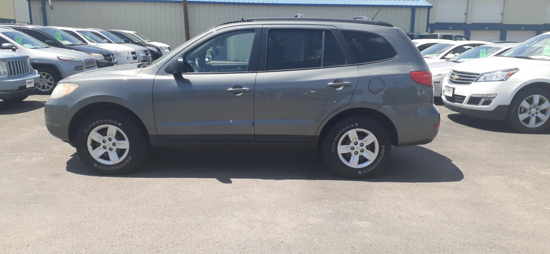 2009 Hyundai Santa Fe GLS AWD (5NMSG73D39H) with an 2.7L V6 DOHC 24V engine, located at 2015 Cambell Street, Rapid City, SD, 57701, (605) 342-8326, 44.066433, -103.191772 - Photo#0