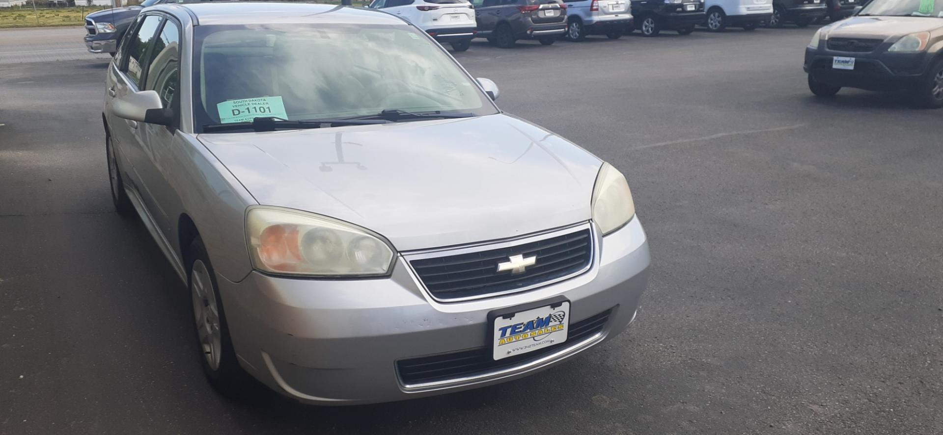 2006 Chevrolet Malibu MAXX LT (1G1ZT61866F) with an 3.5L V6 OHV 12V engine, 4-Speed Automatic Overdrive transmission, located at 2015 Cambell Street, Rapid City, SD, 57701, (605) 342-8326, 44.066433, -103.191772 - CARFAX AVAILABLE - Photo#5