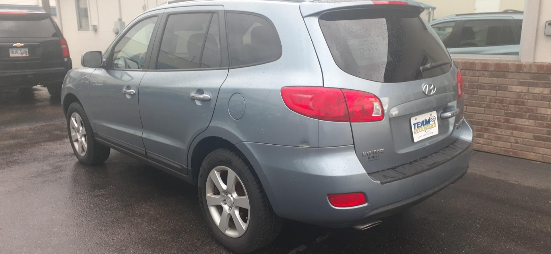 2009 Hyundai Santa Fe Limited AWD (5NMSH73E39H) with an 3.3L V6 DOHC 24V engine, 5-Speed Automatic transmission, located at 2015 Cambell Street, Rapid City, SD, 57701, (605) 342-8326, 44.066433, -103.191772 - CARFAX AVAILABLE - Photo#2