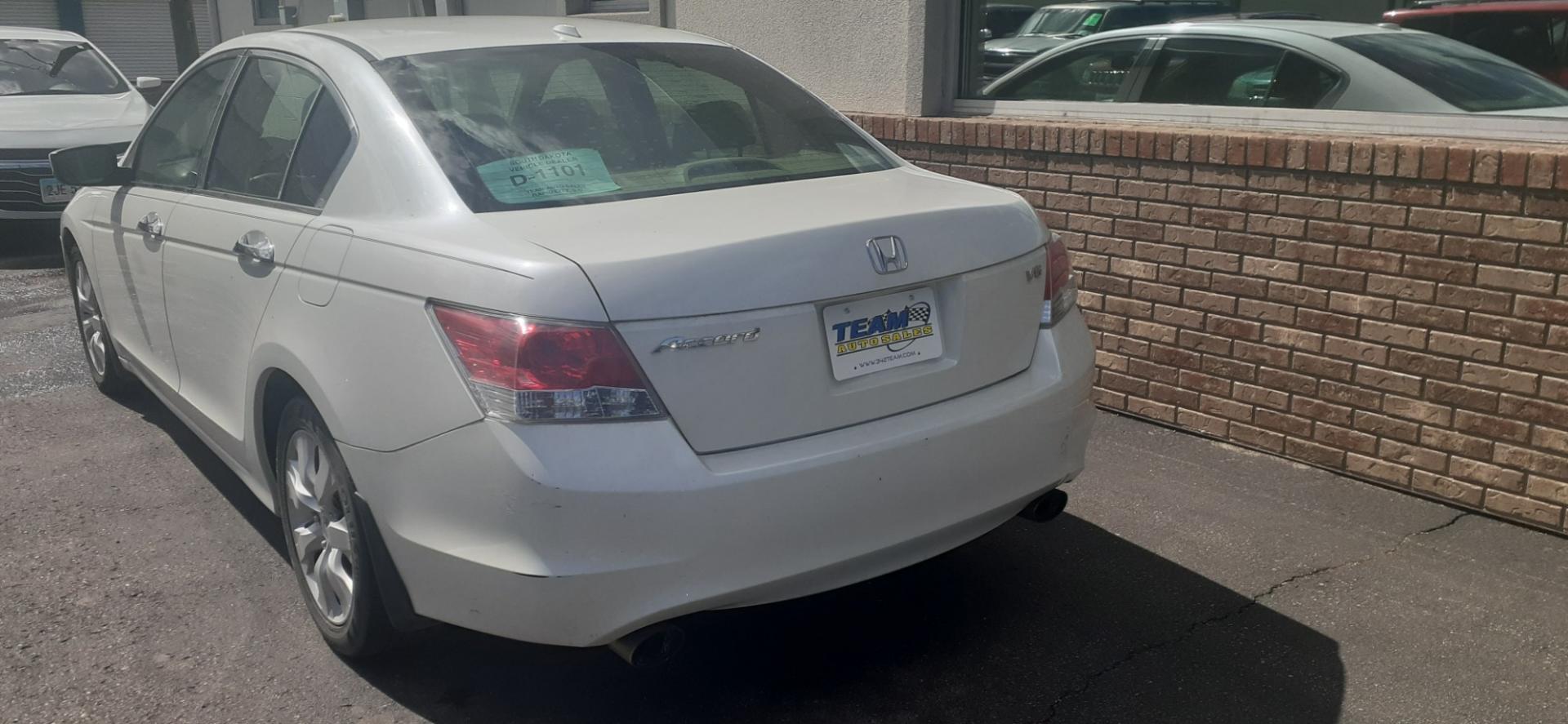 2010 Honda Accord (5KBCP3F81AB) , located at 2015 Cambell Street, Rapid City, SD, 57701, (605) 342-8326, 44.066433, -103.191772 - CARFAX AVAILABLE - Photo#3