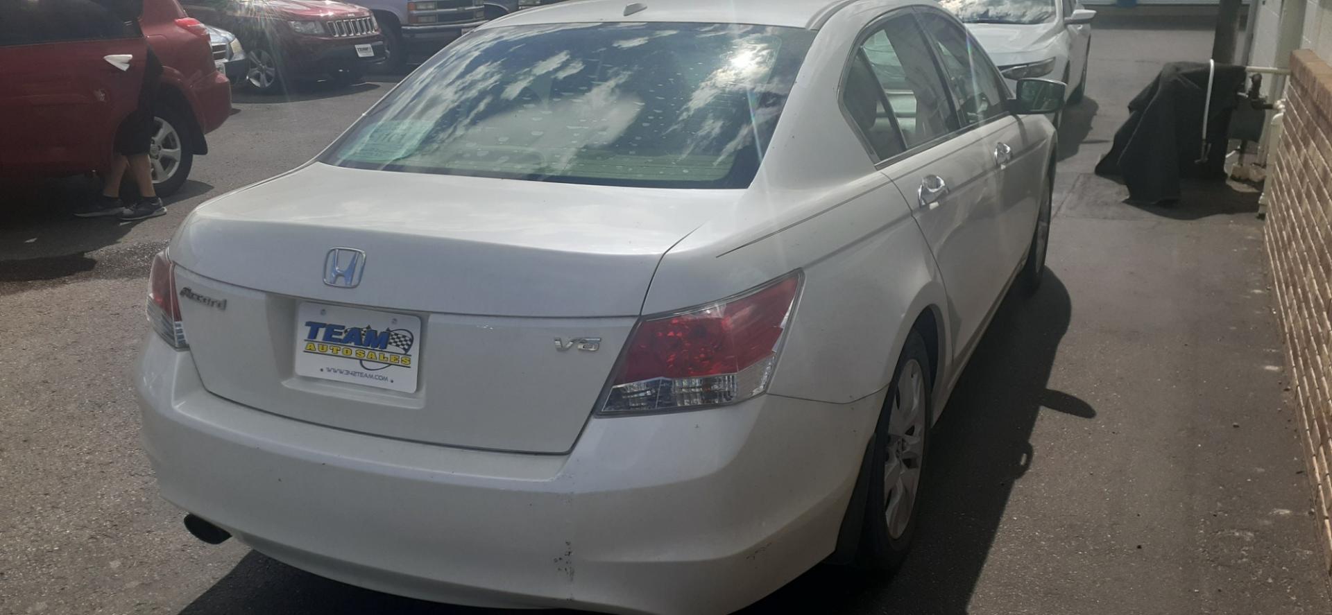 2010 Honda Accord (5KBCP3F81AB) , located at 2015 Cambell Street, Rapid City, SD, 57701, (605) 342-8326, 44.066433, -103.191772 - CARFAX AVAILABLE - Photo#4