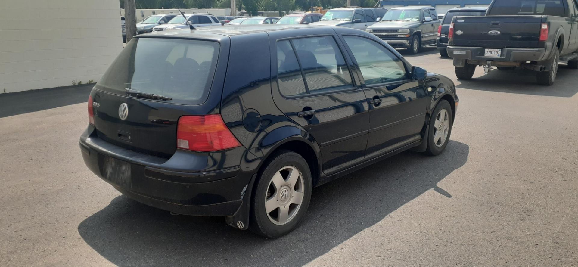 2000 Volkswagen Golf GLS 2.0 (WVWGA21J0YW) with an 2.0L L4 SOHC 8V engine, 5-Speed transmission, located at 2015 Cambell Street, Rapid City, SD, 57701, (605) 342-8326, 44.066433, -103.191772 - CARFAX AVAILABLE - Photo#3