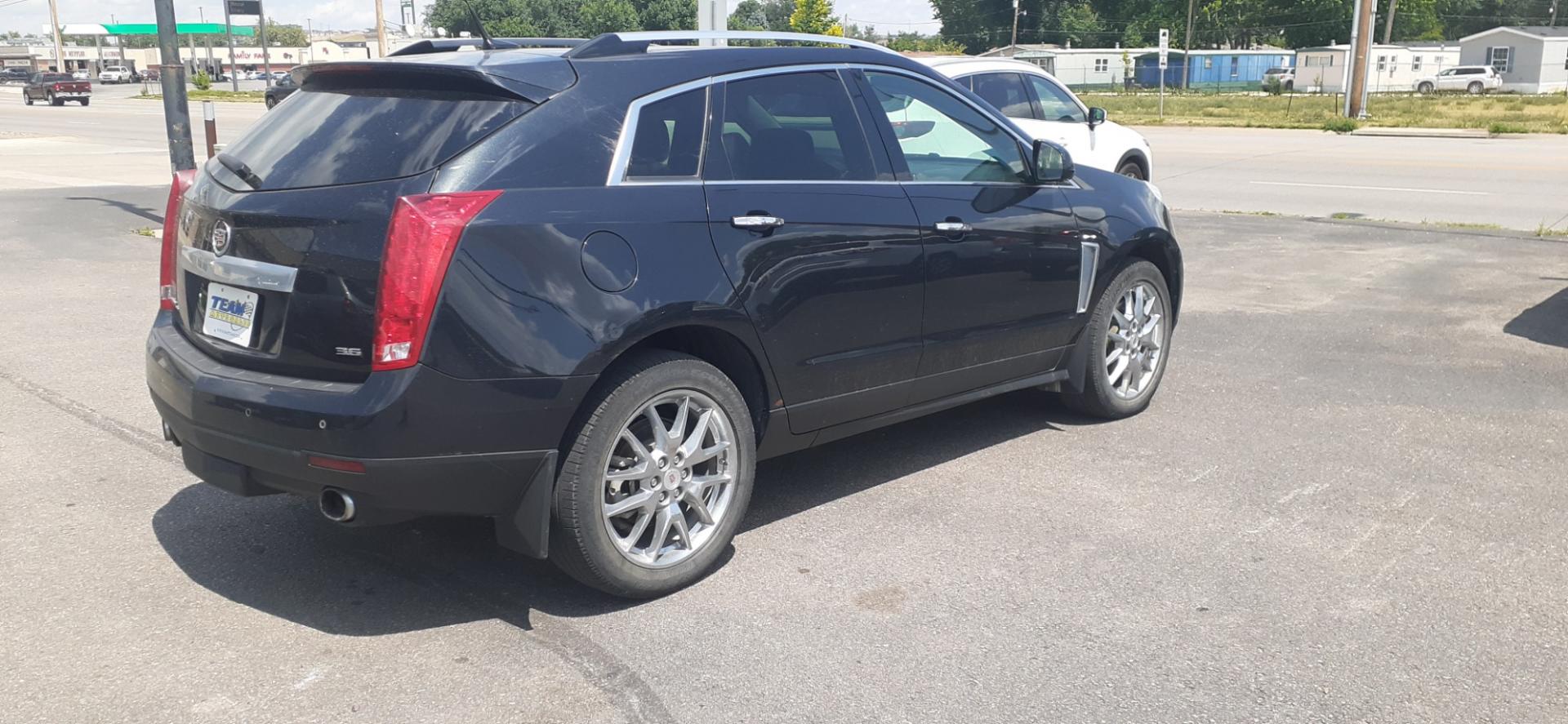 2013 Cadillac SRX (3GYFNJE38DS) , located at 2015 Cambell Street, Rapid City, SD, 57701, (605) 342-8326, 44.066433, -103.191772 - CARFAX AVAILABLE - Photo#3