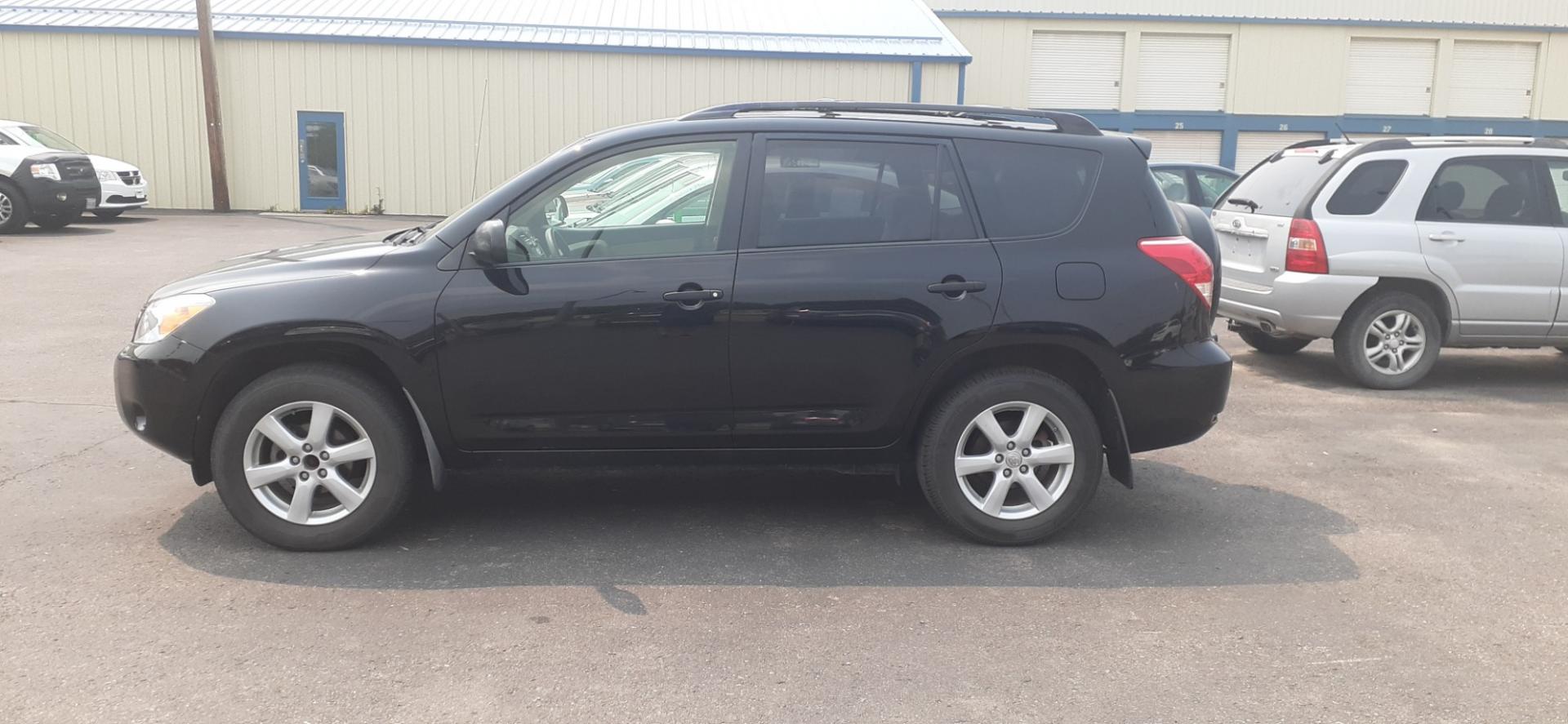 2008 Toyota RAV4 Base I4 4WD (JTMBD33V285) with an 2.4L L4 DOHC 16V engine, 4-Speed Automatic transmission, located at 2015 Cambell Street, Rapid City, SD, 57701, (605) 342-8326, 44.066433, -103.191772 - CARFAX AVAILABLE - Photo#0