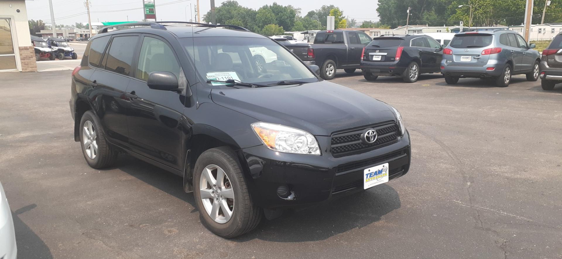 2008 Toyota RAV4 Base I4 4WD (JTMBD33V285) with an 2.4L L4 DOHC 16V engine, 4-Speed Automatic transmission, located at 2015 Cambell Street, Rapid City, SD, 57701, (605) 342-8326, 44.066433, -103.191772 - CARFAX AVAILABLE - Photo#4