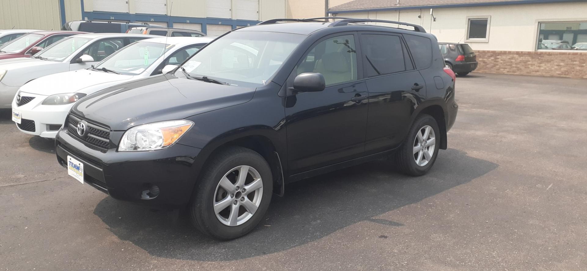 2008 Toyota RAV4 Base I4 4WD (JTMBD33V285) with an 2.4L L4 DOHC 16V engine, 4-Speed Automatic transmission, located at 2015 Cambell Street, Rapid City, SD, 57701, (605) 342-8326, 44.066433, -103.191772 - CARFAX AVAILABLE - Photo#1