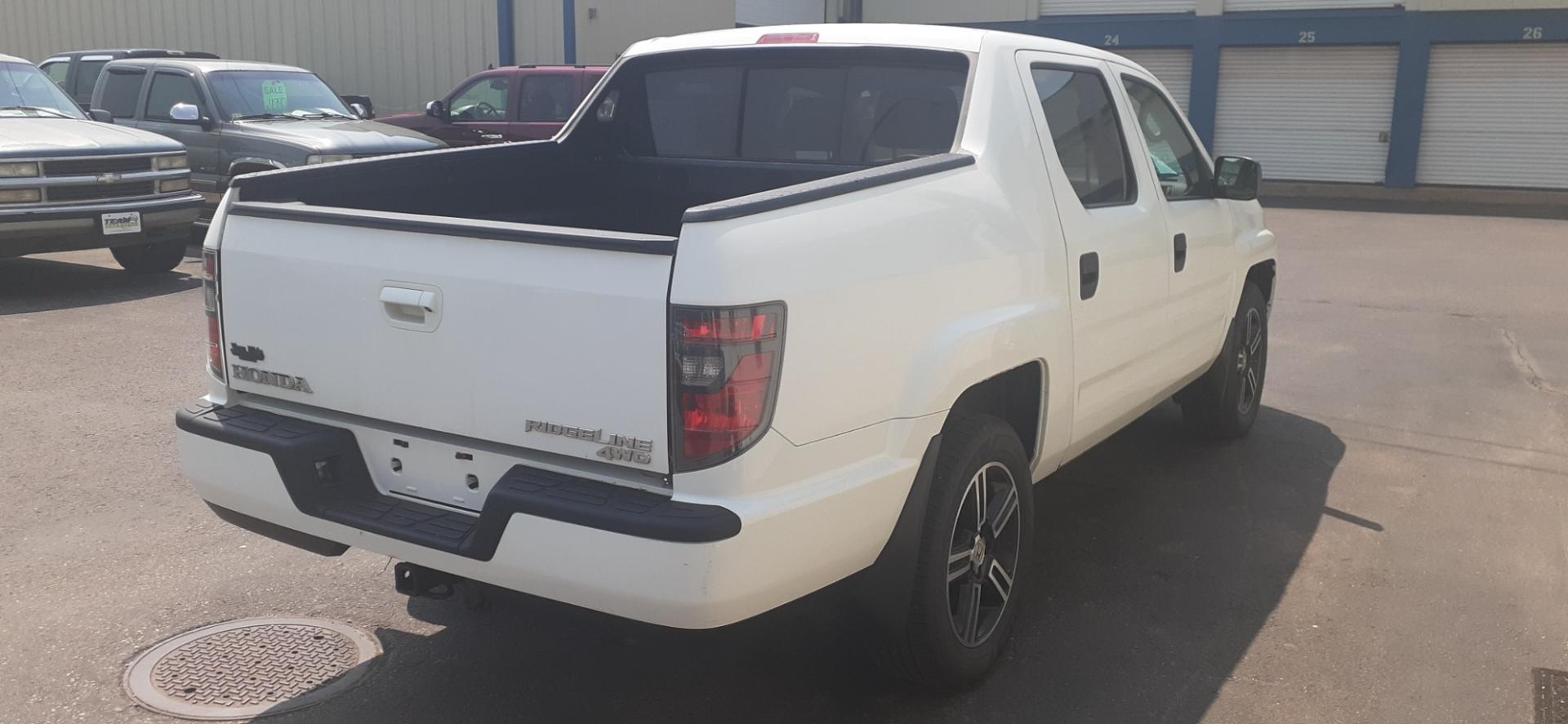 2014 Honda Ridgeline (5FPYK1F78EB) , located at 2015 Cambell Street, Rapid City, SD, 57701, (605) 342-8326, 44.066433, -103.191772 - CARFAX AVAILABLE - Photo#3