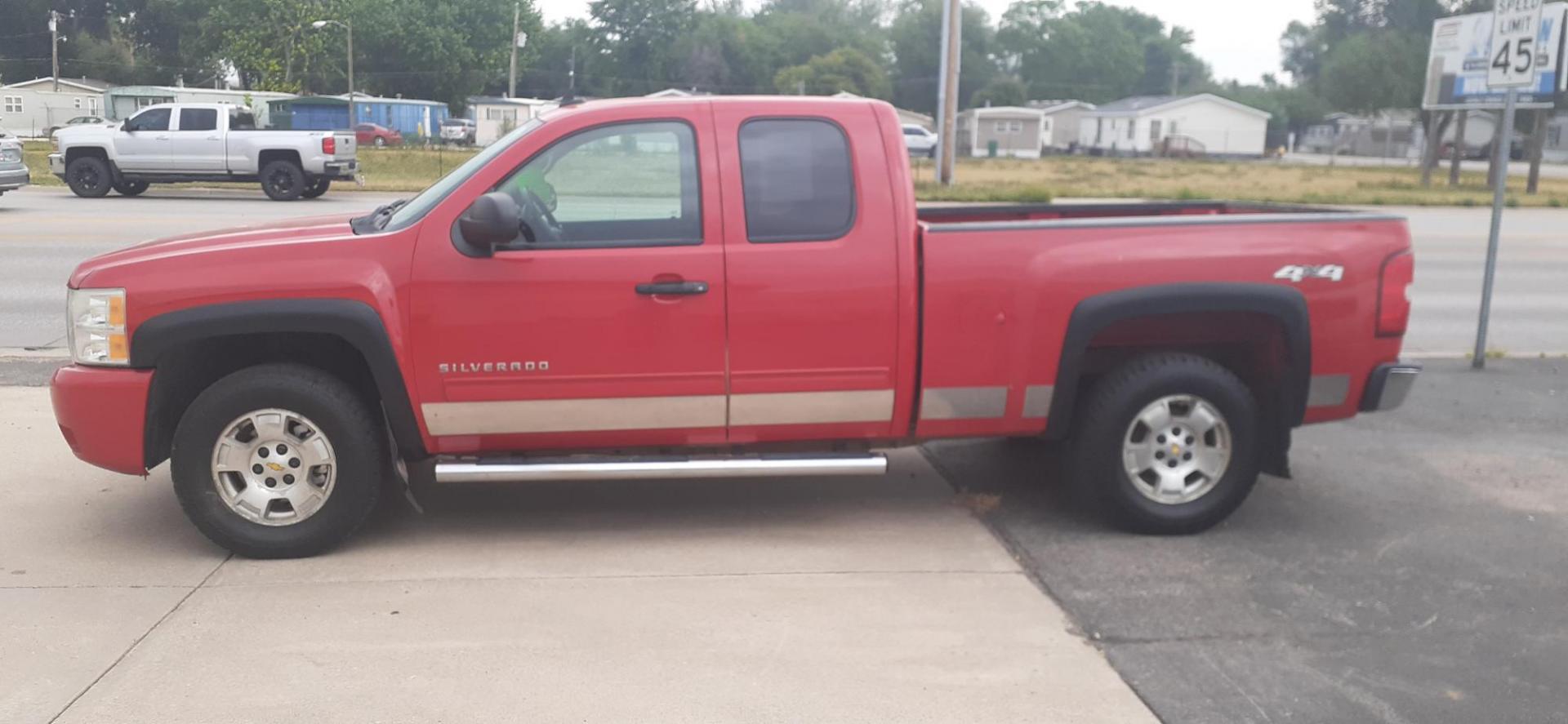 2011 Chevrolet Silverado 1500 LT Ext. Cab 4WD (1GCRKSE37BZ) with an 5.3L V8 OHV 16V FFV engine, 4-Speed Automatic transmission, located at 2015 Cambell Street, Rapid City, SD, 57701, (605) 342-8326, 44.066433, -103.191772 - Photo#0