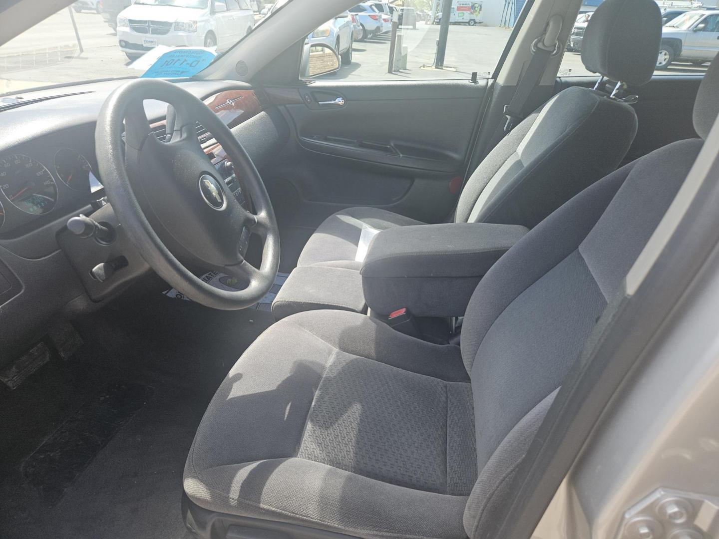 2007 Chevrolet Impala LT1 3.5L (2G1WT58N679) with an 3.5L V6 OHV 12V engine, 4-Speed Automatic Overdrive transmission, located at 2015 Cambell Street, Rapid City, SD, 57701, (605) 342-8326, 44.066433, -103.191772 - CARFAX AVAILABLE - Photo#4