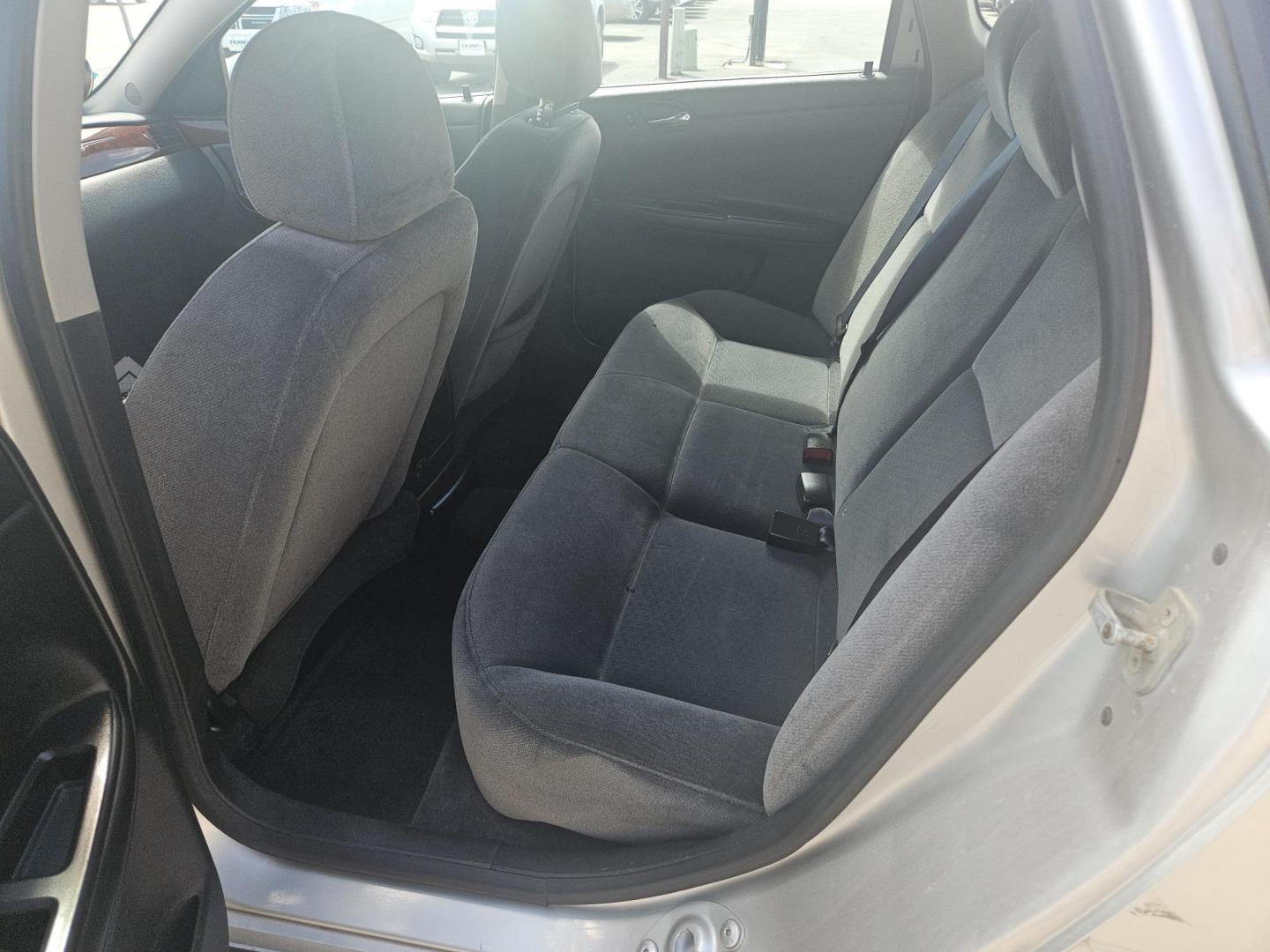 2007 Chevrolet Impala LT1 3.5L (2G1WT58N679) with an 3.5L V6 OHV 12V engine, 4-Speed Automatic Overdrive transmission, located at 2015 Cambell Street, Rapid City, SD, 57701, (605) 342-8326, 44.066433, -103.191772 - CARFAX AVAILABLE - Photo#5