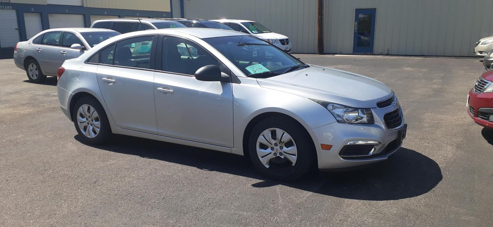 2016 Chevrolet Cruze Limited LS Auto (1G1PC5SH0G7) with an 1.8L L4 DOHC 16V FFV engine, 6A transmission, located at 2015 Cambell Street, Rapid City, SD, 57701, (605) 342-8326, 44.066433, -103.191772 - CARFAX AVAILABLE - Photo#4