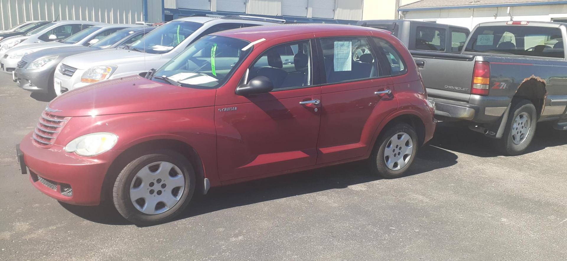 2006 Chrysler PT Cruiser Base (3A4FY48B66T) with an 2.4L L4 DOHC 16V engine, located at 2015 Cambell Street, Rapid City, SD, 57701, (605) 342-8326, 44.066433, -103.191772 - CARFAX AVAILABLE - Photo#4