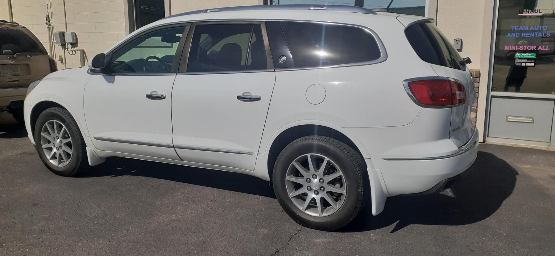 2017 Buick Enclave Leather FWD (5GAKRBKD3HJ) with an 3.6L V6 DOHC 24V engine, 6A transmission, located at 2015 Cambell Street, Rapid City, SD, 57701, (605) 342-8326, 44.066433, -103.191772 - Photo#5