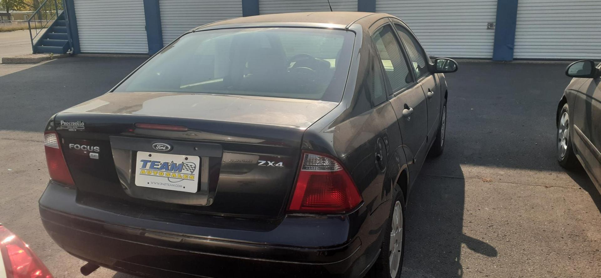 2006 Ford Focus ZX4 S (1FAHP34NX6W) with an 2.0L L4 DOHC 16V engine, located at 2015 Cambell Street, Rapid City, SD, 57701, (605) 342-8326, 44.066433, -103.191772 - CARFAX AVAILABLE - Photo#6