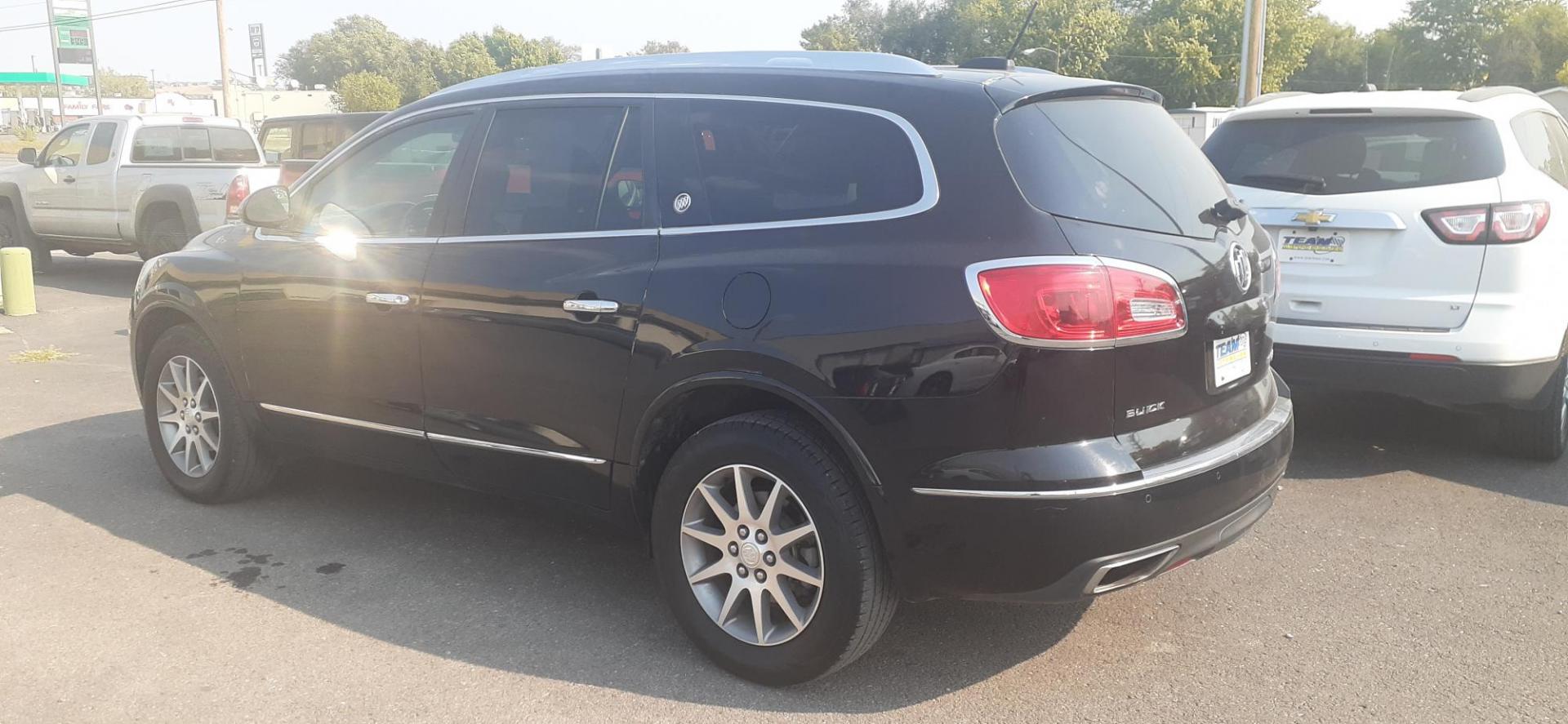 2017 Buick Enclave Leather AWD (5GAKVBKD5HJ) with an 3.6L V6 DOHC 24V engine, 6A transmission, located at 2015 Cambell Street, Rapid City, SD, 57701, (605) 342-8326, 44.066433, -103.191772 - CARFAX AVAILABLE - Photo#4