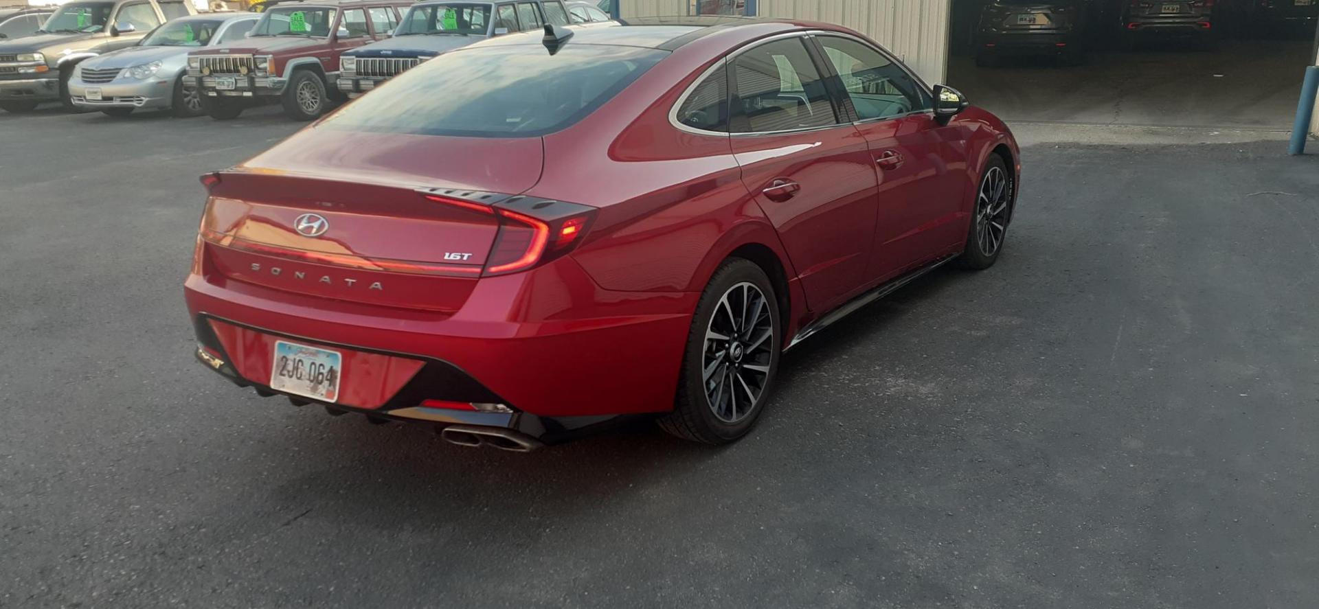 2020 Hyundai Sonata SEL Plus (5NPEJ4J24LH) with an 1.6L L4 DOHC 16V engine, 7A transmission, located at 2015 Cambell Street, Rapid City, SD, 57701, (605) 342-8326, 44.066433, -103.191772 - CARFAX AVAILABLE - Photo#3