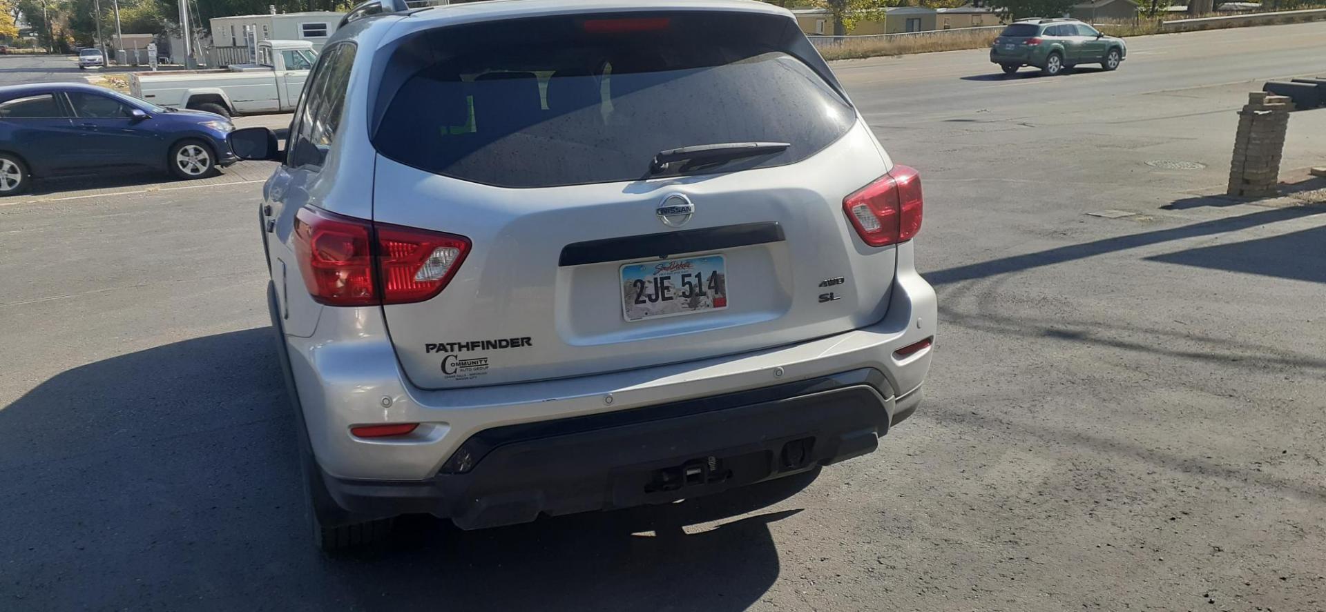 2020 Nissan Pathfinder SL 4WD (5N1DR2CM9LC) with an 3.5L V6 DOHC 24V engine, CVT transmission, located at 2015 Cambell Street, Rapid City, SD, 57701, (605) 342-8326, 44.066433, -103.191772 - Photo#2