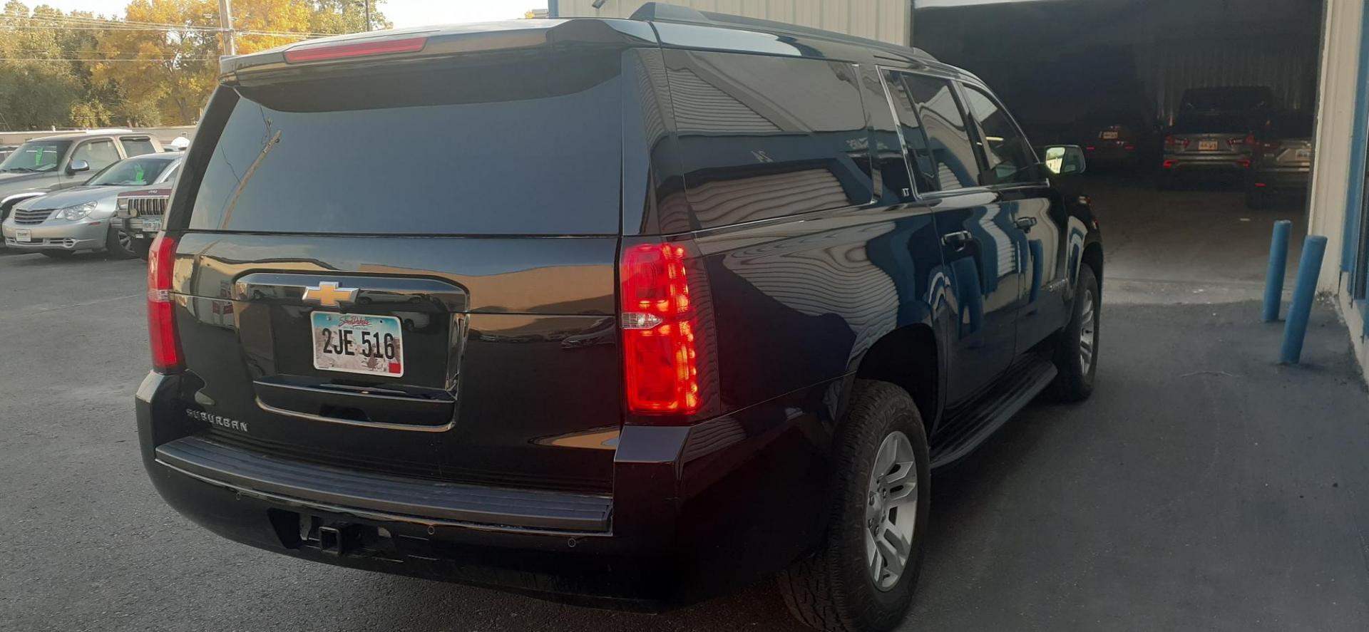 2019 Chevrolet Suburban LT 4WD (1GNSKHKC9KR) with an 5.3L V8 OHV 16V engine, 6A transmission, located at 2015 Cambell Street, Rapid City, SD, 57701, (605) 342-8326, 44.066433, -103.191772 - Photo#6