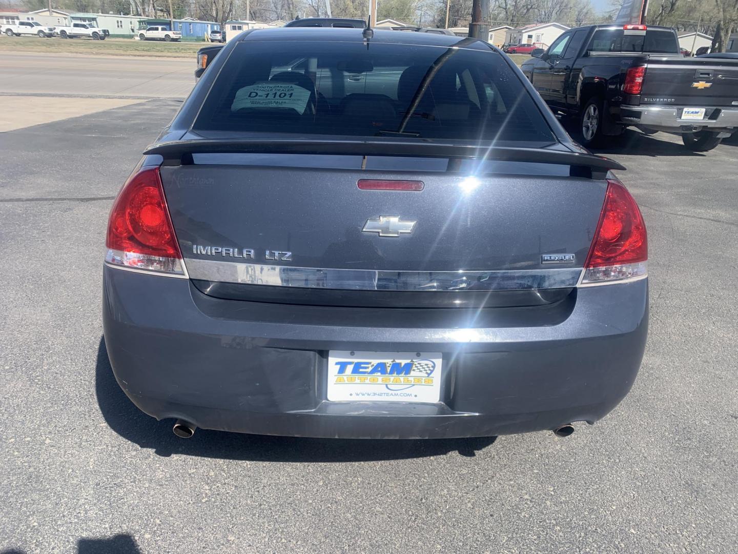 2009 Chevrolet Impala LTZ (2G1WU57M091) , 4-Speed Automatic Overdrive transmission, located at 2015 Cambell Street, Rapid City, SD, 57701, (605) 342-8326, 44.066433, -103.191772 - CARFAX AVAILABLE windshield comming soon - Photo#3