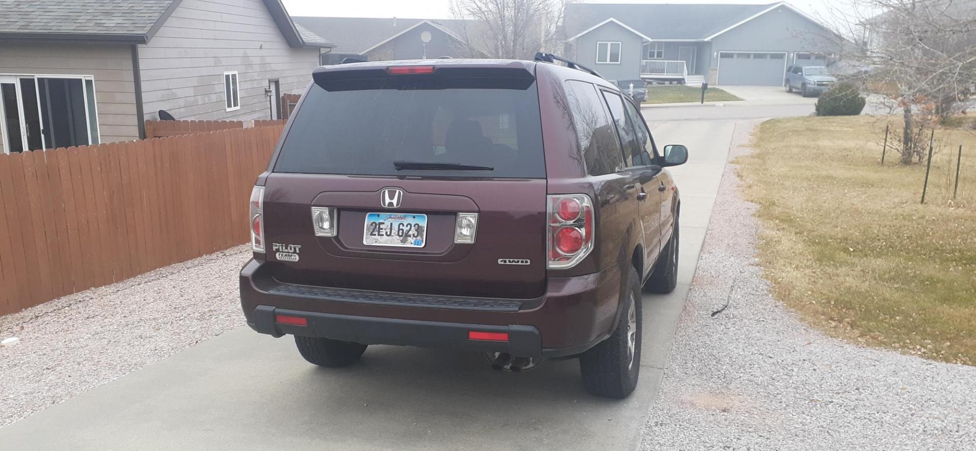 2008 Honda Pilot EX-L 4WD AT (5FNYF18588B) with an 3.5L V6 SOHC 24V engine, 5-Speed Automatic Overdrive transmission, located at 2015 Cambell Street, Rapid City, SD, 57701, (605) 342-8326, 44.066433, -103.191772 - CONSIGNMENT VEHICLE CARFAX AVAILABLE NEW TIRES AND BRAKES WATERPUMP AND TIMING BELT DONE AT 200,000 MILES $3600 WORTH OF MAINTENCE RECEIPTS HAVE QUESTIONS CALL OR TEXT JEFF 605-390-0478 MY PERSONAL VEHICLE - Photo#3