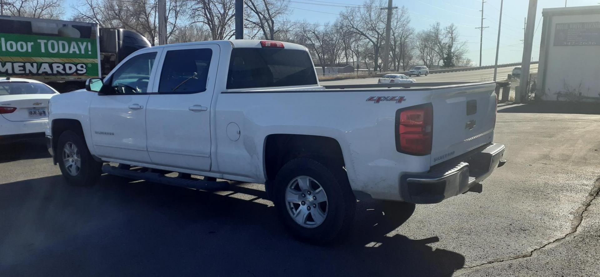 2015 Chevrolet Silverado 1500 LT Crew Cab 4WD (3GCUKREC8FG) with an 5.3L V8 OHV 16V engine, 6-Speed Automatic transmission, located at 2015 Cambell Street, Rapid City, SD, 57701, (605) 342-8326, 44.066433, -103.191772 - CARFAX AVAILABLE - Photo#7