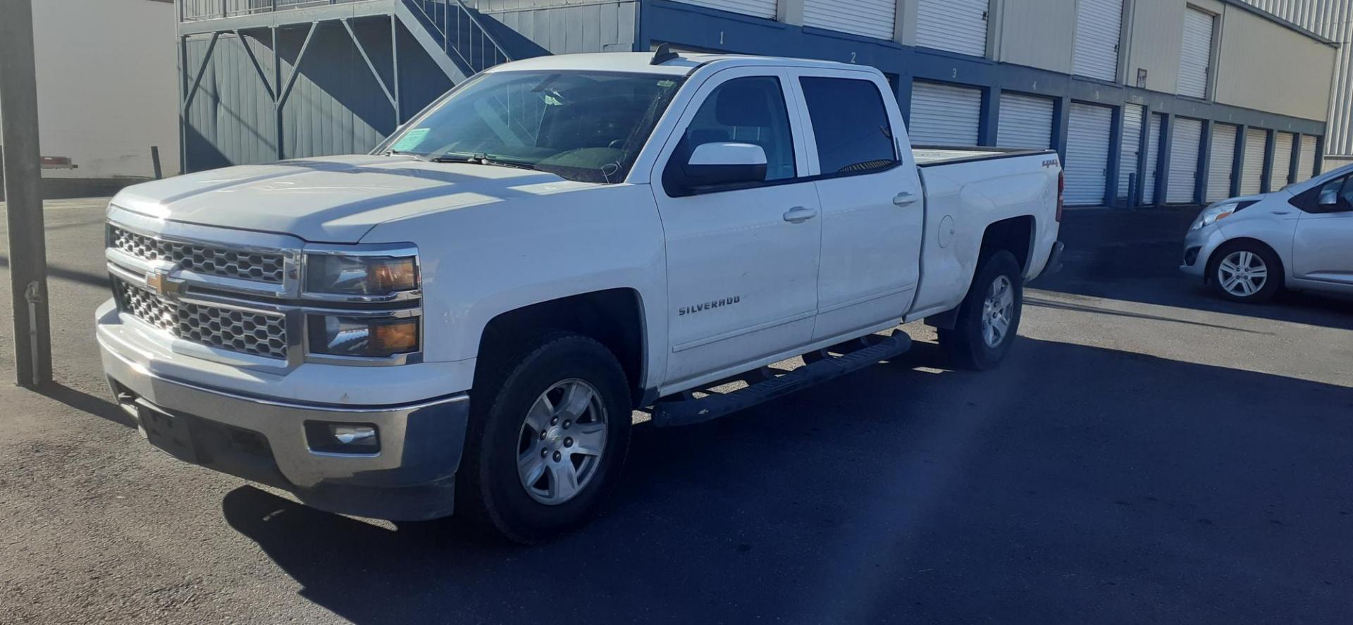 2015 Chevrolet Silverado 1500 LT Crew Cab 4WD (3GCUKREC8FG) with an 5.3L V8 OHV 16V engine, 6-Speed Automatic transmission, located at 2015 Cambell Street, Rapid City, SD, 57701, (605) 342-8326, 44.066433, -103.191772 - CARFAX AVAILABLE - Photo#8