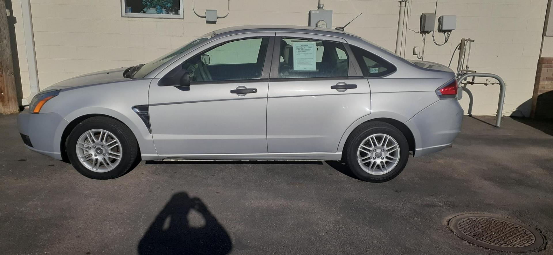 2008 Ford Focus SES Sedan (1FAHP35N08W) with an 2.0L L4 DOHC 16V engine, located at 2015 Cambell Street, Rapid City, SD, 57701, (605) 342-8326, 44.066433, -103.191772 - CARFAX AVAILABLE - Photo#0