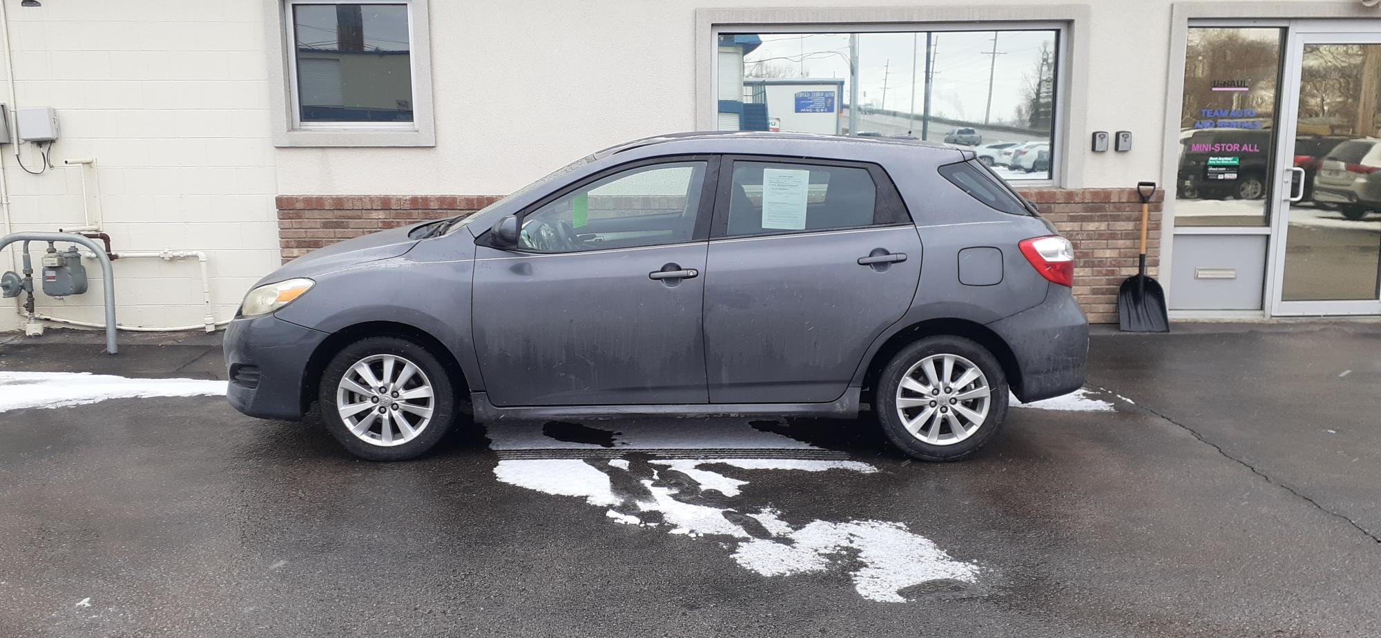 photo of 2010 Toyota Matrix Base 4-Speed AT