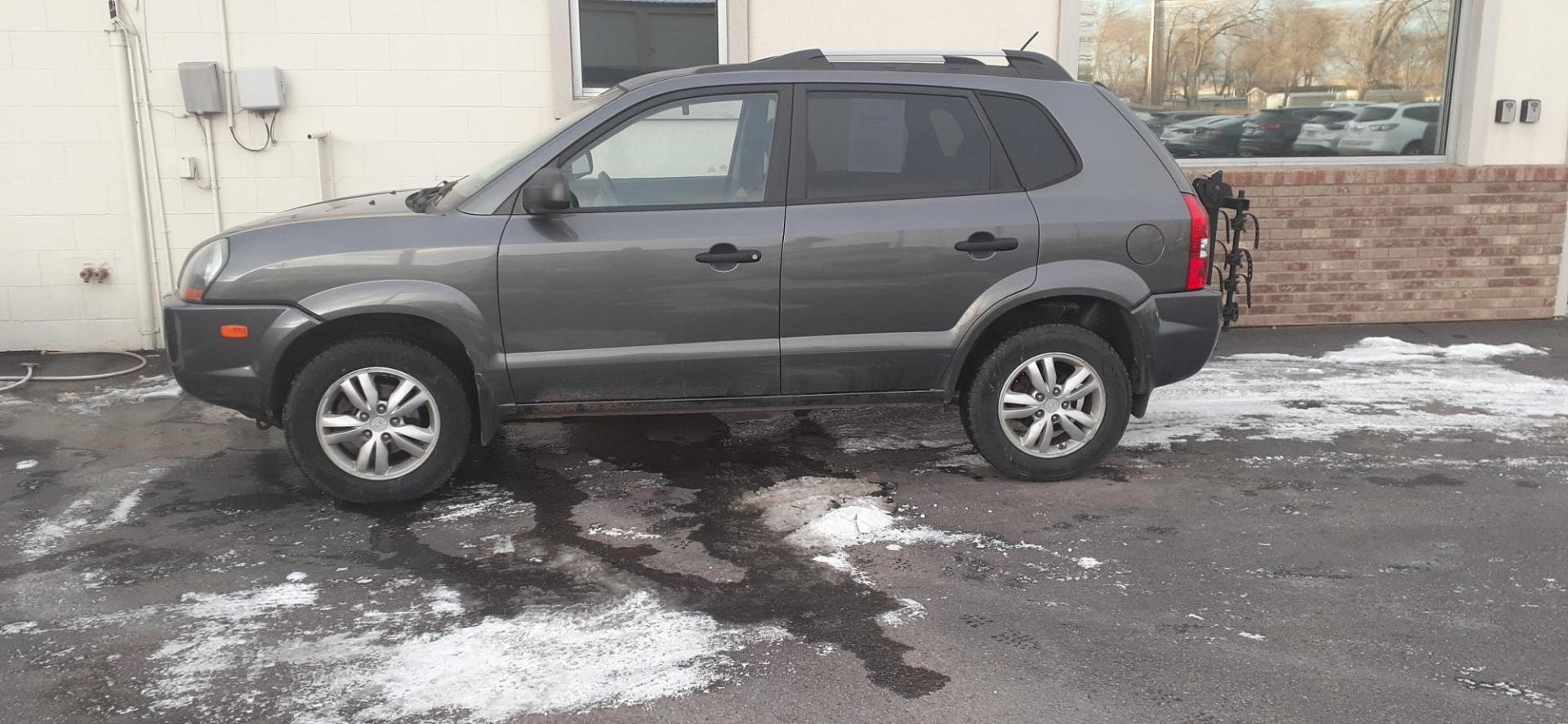 2009 Hyundai Tucson GLS 2.0 2WD (KM8JM12B69U) with an 2.0L L4 DOHC 16V engine, located at 2015 Cambell Street, Rapid City, SD, 57701, (605) 342-8326, 44.066433, -103.191772 - CARFAX AVAILABLE - Photo#0