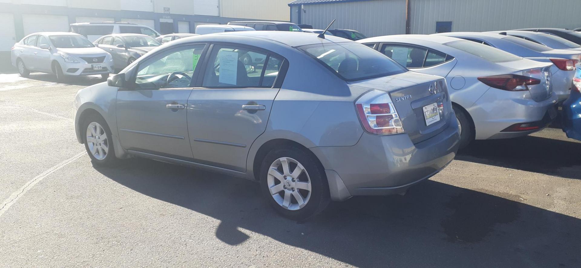 2009 Nissan Sentra 2.0 (3N1AB61E49L) with an 2.0L L4 DOHC 16V engine, CVT transmission, located at 2015 Cambell Street, Rapid City, SD, 57701, (605) 342-8326, 44.066433, -103.191772 - CARFAX AVAILABLE - Photo#4