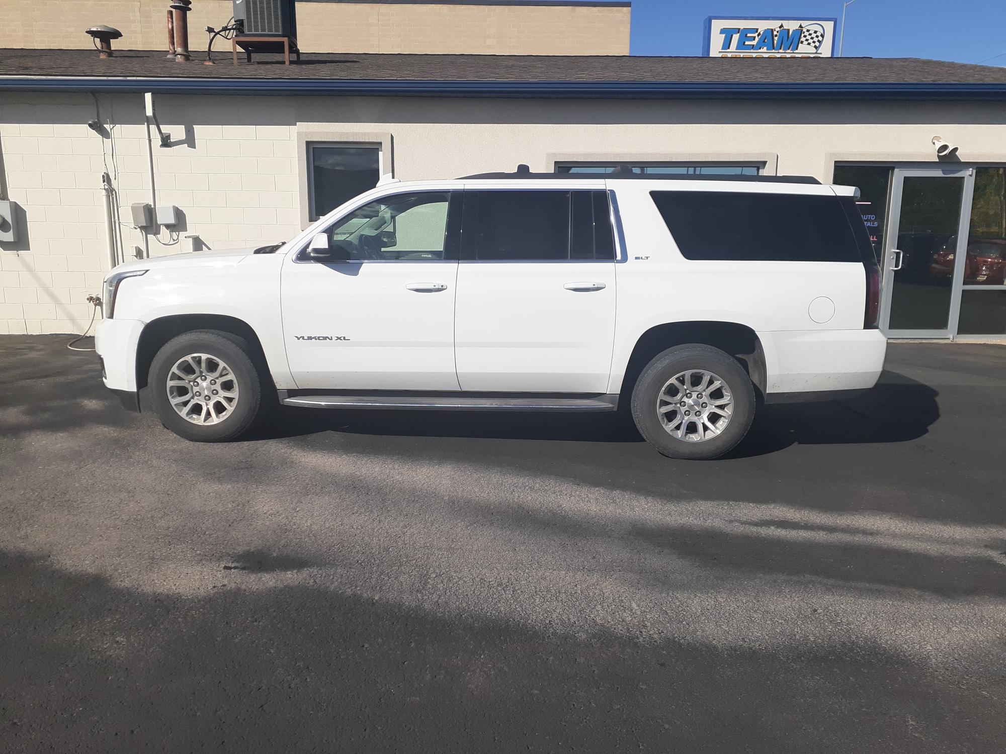 photo of 2019 GMC Yukon XL SLT 4WD