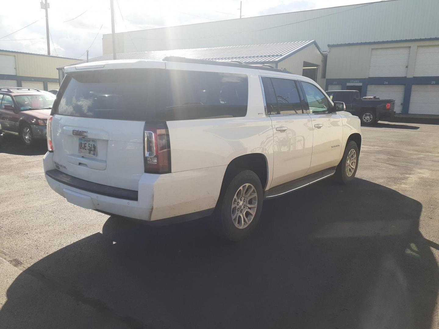 2019 GMC Yukon XL SLT 4WD (1GKS2GKC5KR) with an 5.3L V8 OHV 16V engine, 6A transmission, located at 2015 Cambell Street, Rapid City, SD, 57701, (605) 342-8326, 44.066433, -103.191772 - CARFAX AVAILABLE - Photo#11