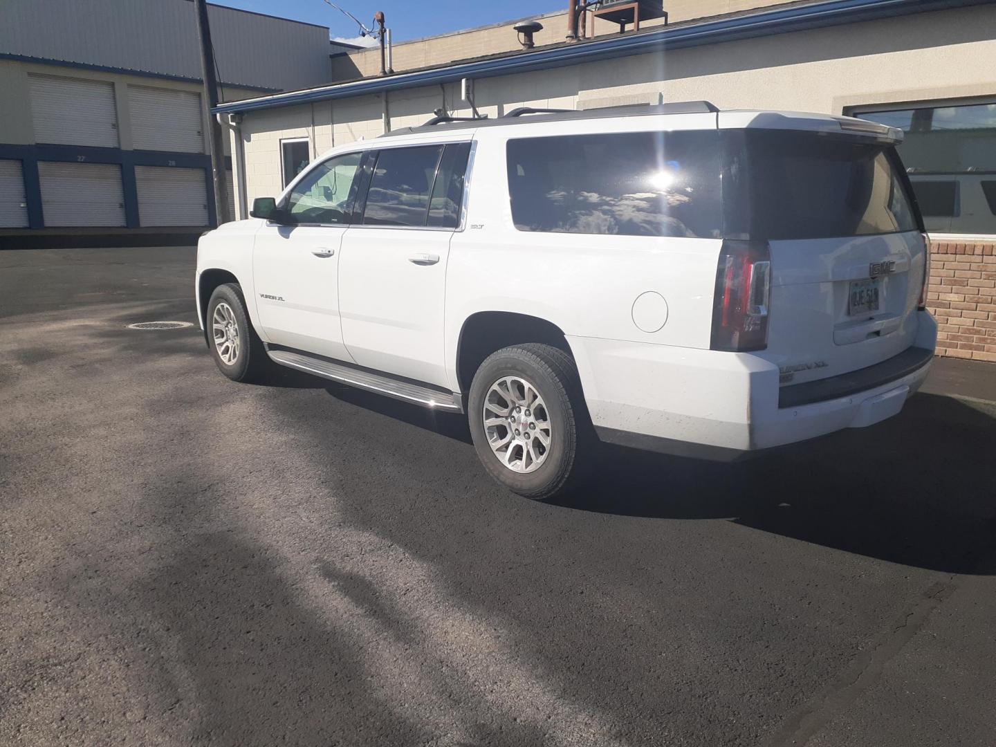 2019 GMC Yukon XL SLT 4WD (1GKS2GKC5KR) with an 5.3L V8 OHV 16V engine, 6A transmission, located at 2015 Cambell Street, Rapid City, SD, 57701, (605) 342-8326, 44.066433, -103.191772 - CARFAX AVAILABLE - Photo#2