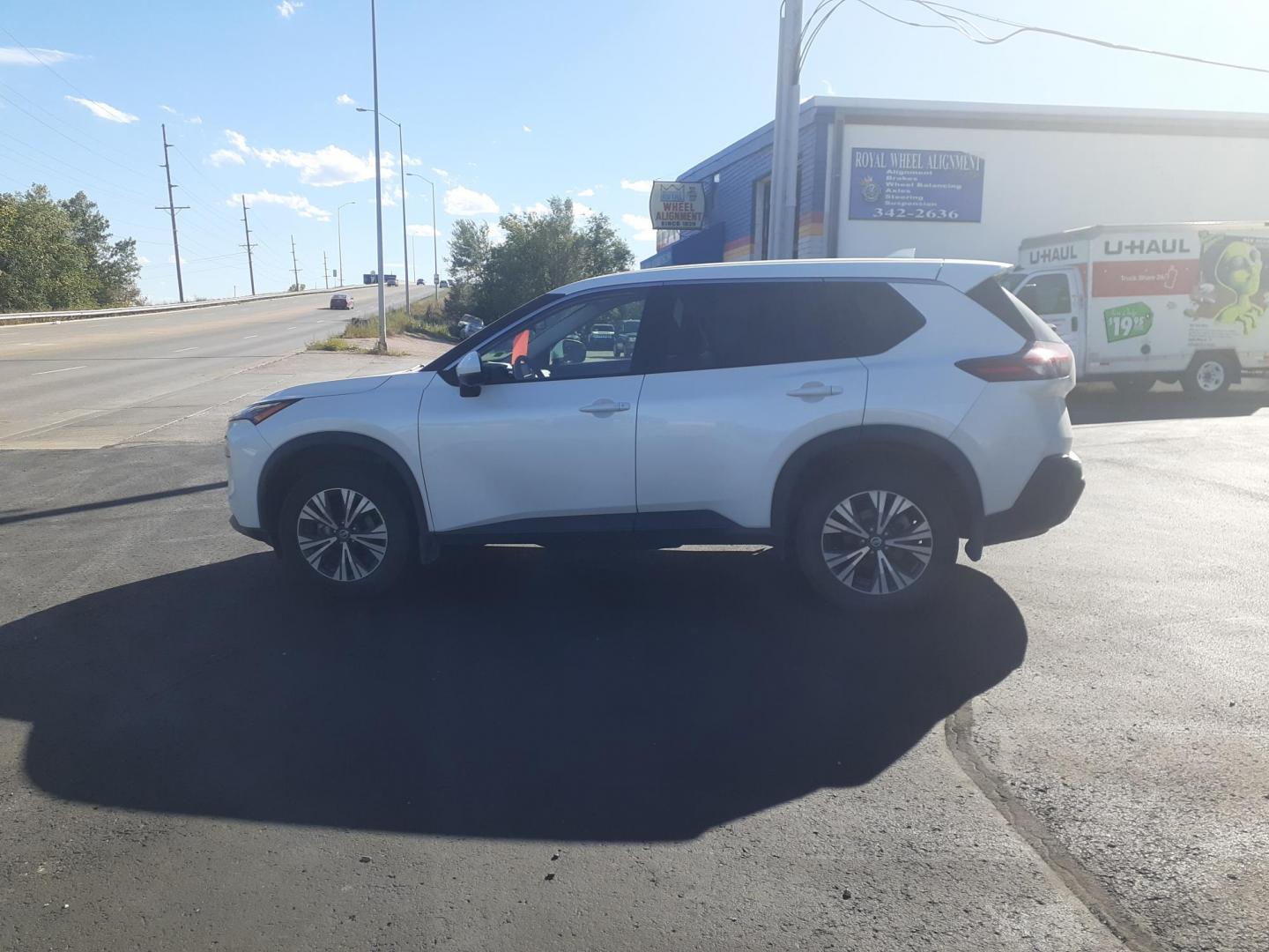 2021 Nissan Rogue SV AWD (5N1AT3BB0MC) with an 2.5L L4 DOHC 16V engine, CVT transmission, located at 2015 Cambell Street, Rapid City, SD, 57701, (605) 342-8326, 44.066433, -103.191772 - CARFAX AVAILABLE - Photo#0