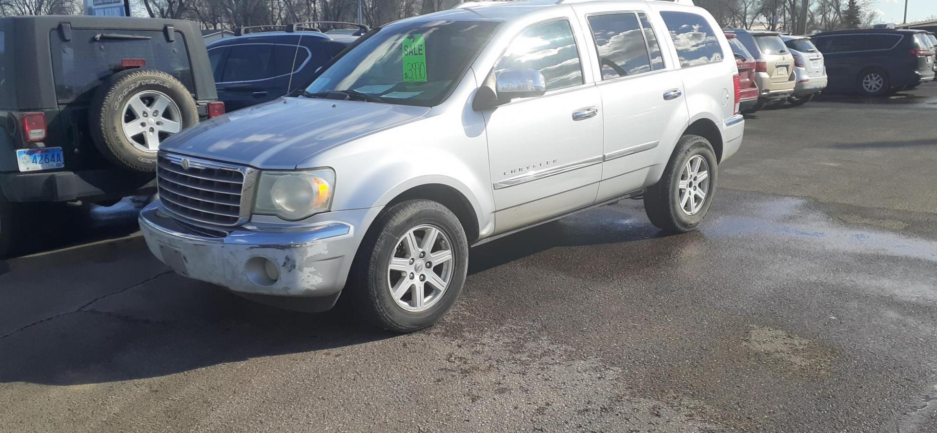 2008 Chrysler Aspen Limited 2WD (1A8HX58N18F) with an 4.7L V8 SOHC 16V engine, 5-Speed Automatic Overdrive transmission, located at 2015 Cambell Street, Rapid City, SD, 57701, (605) 342-8326, 44.066433, -103.191772 - Photo#4