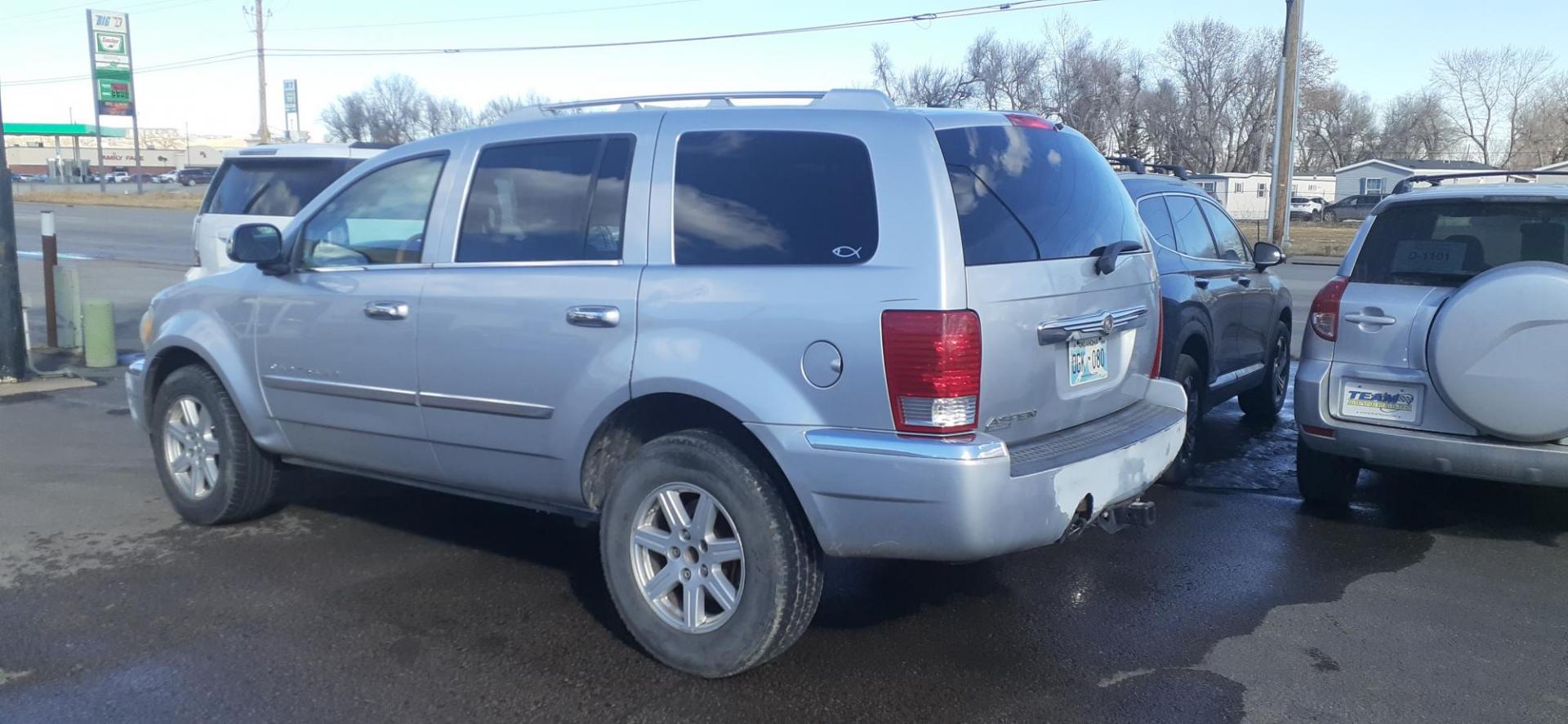 2008 Chrysler Aspen Limited 2WD (1A8HX58N18F) with an 4.7L V8 SOHC 16V engine, 5-Speed Automatic Overdrive transmission, located at 2015 Cambell Street, Rapid City, SD, 57701, (605) 342-8326, 44.066433, -103.191772 - Photo#5