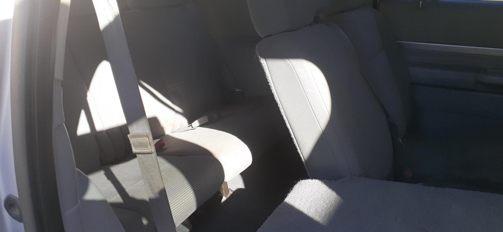 2008 Chrysler Aspen Limited 2WD (1A8HX58N18F) with an 4.7L V8 SOHC 16V engine, 5-Speed Automatic Overdrive transmission, located at 2015 Cambell Street, Rapid City, SD, 57701, (605) 342-8326, 44.066433, -103.191772 - Photo#6