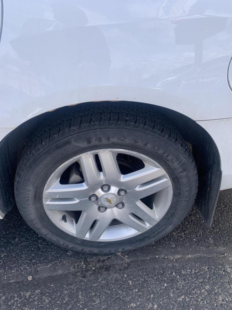 2011 Chevrolet Impala LT (2G1WB5EK4B1) with an 3.5L V6 OHV 12V FFV engine, 4-Speed Automatic transmission, located at 2015 Cambell Street, Rapid City, SD, 57701, (605) 342-8326, 44.066433, -103.191772 - Photo#5