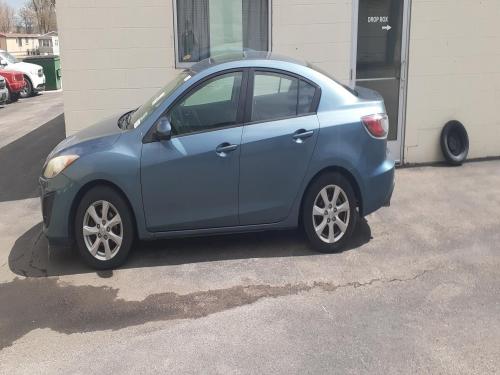 2011 Mazda MAZDA3 i Touring 4-Door