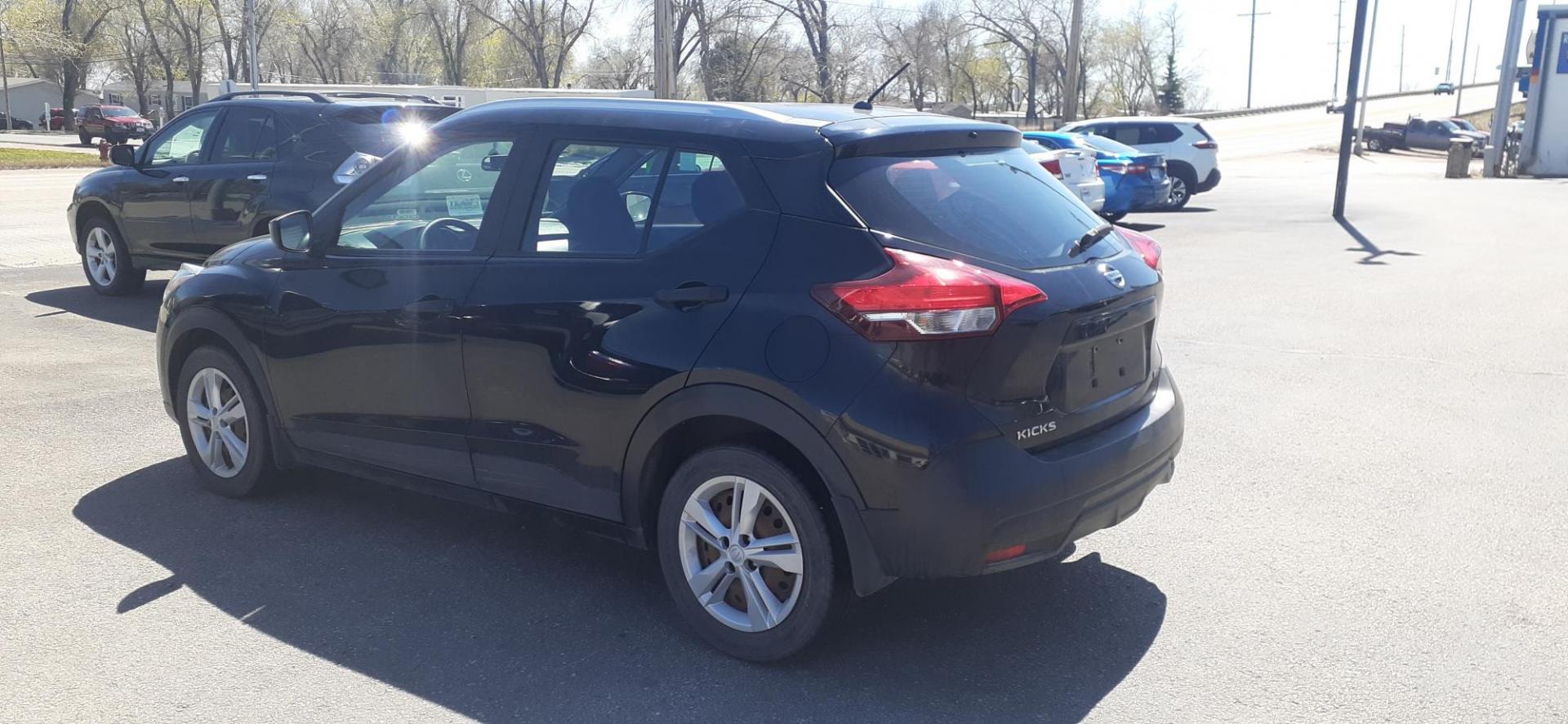 2018 Nissan Kicks SV (3N1CP5CUXJL) with an 1.6L L4 engine, CVT transmission, located at 2015 Cambell Street, Rapid City, SD, 57701, (605) 342-8326, 44.066433, -103.191772 - CARFAX AVAILABLE - Photo#4