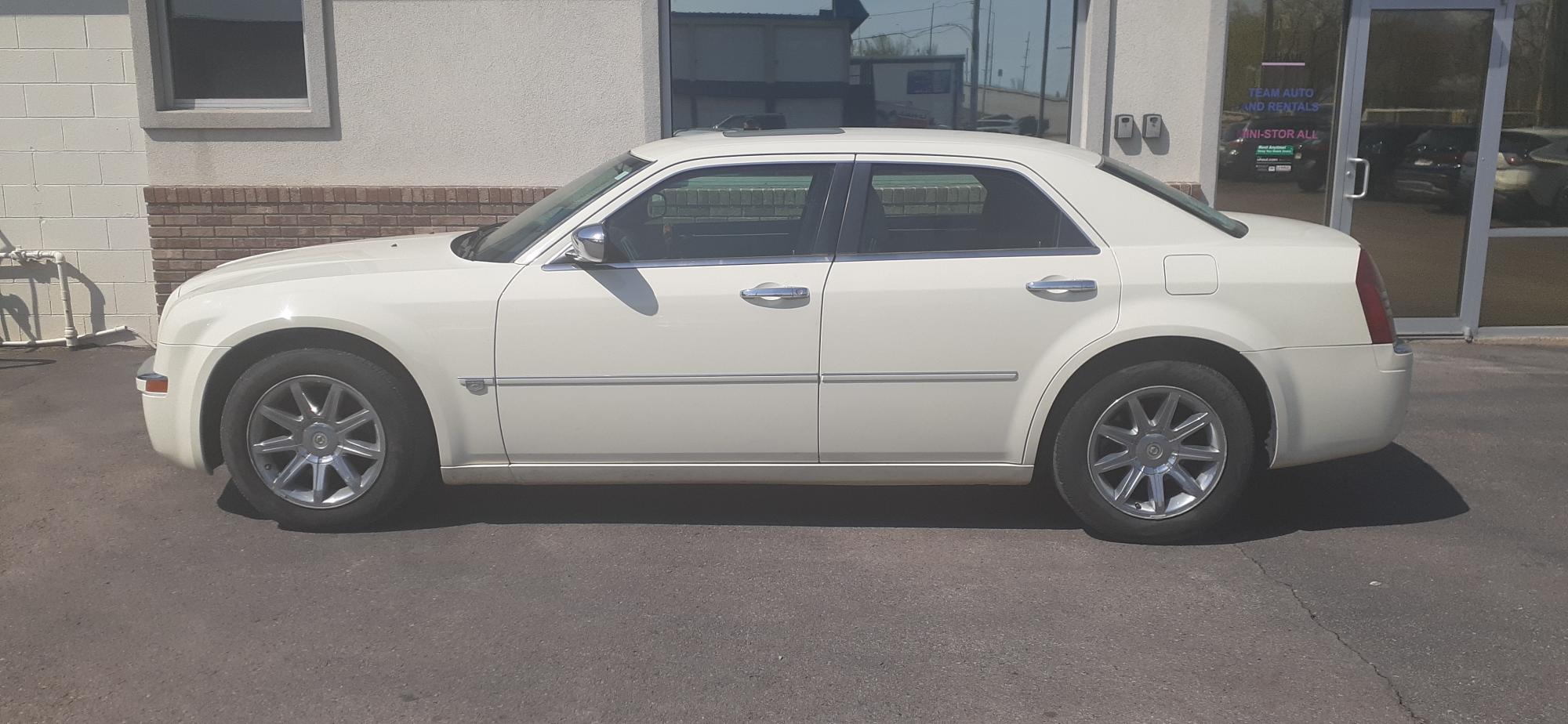 photo of 2005 Chrysler 300 C