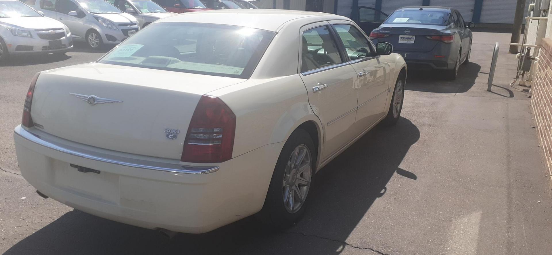 2005 Chrysler 300 C (2C3JA63H55H) with an 5.7L V8 OHV 16V engine, 5-Speed Automatic Overdrive transmission, located at 2015 Cambell Street, Rapid City, SD, 57701, (605) 342-8326, 44.066433, -103.191772 - CARFAX AVAILABLE - Photo#3