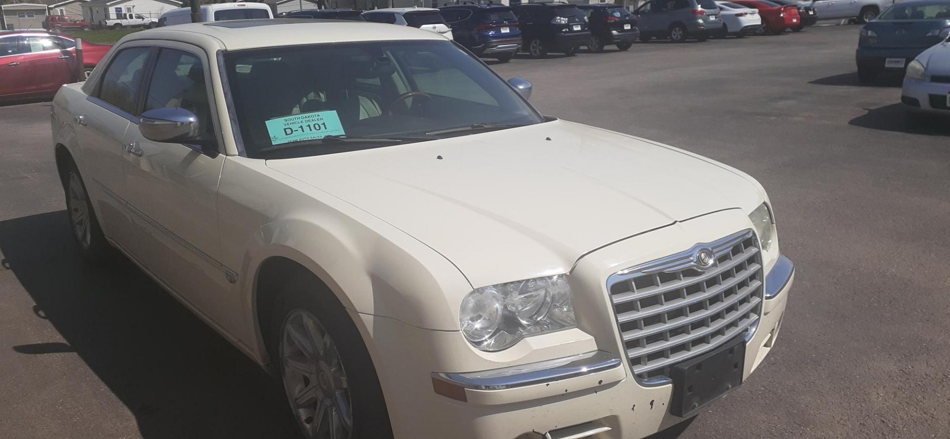2005 Chrysler 300 C (2C3JA63H55H) with an 5.7L V8 OHV 16V engine, 5-Speed Automatic Overdrive transmission, located at 2015 Cambell Street, Rapid City, SD, 57701, (605) 342-8326, 44.066433, -103.191772 - CARFAX AVAILABLE - Photo#4