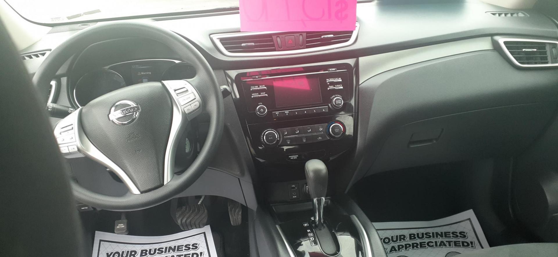 2016 Nissan Rogue SV AWD (KNMAT2MV0GP) with an 2.5L L4 DOHC 16V engine, CVT transmission, located at 2015 Cambell Street, Rapid City, SD, 57701, (605) 342-8326, 44.066433, -103.191772 - CARFAX AVAILABLE - Photo#5