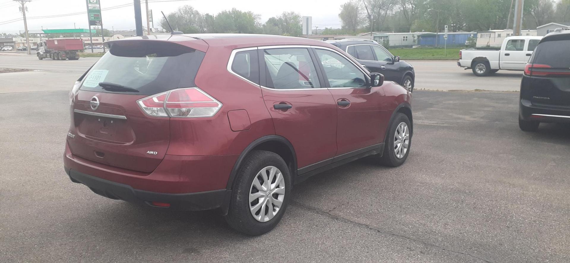 2016 Nissan Rogue SV AWD (KNMAT2MV0GP) with an 2.5L L4 DOHC 16V engine, CVT transmission, located at 2015 Cambell Street, Rapid City, SD, 57701, (605) 342-8326, 44.066433, -103.191772 - CARFAX AVAILABLE - Photo#6