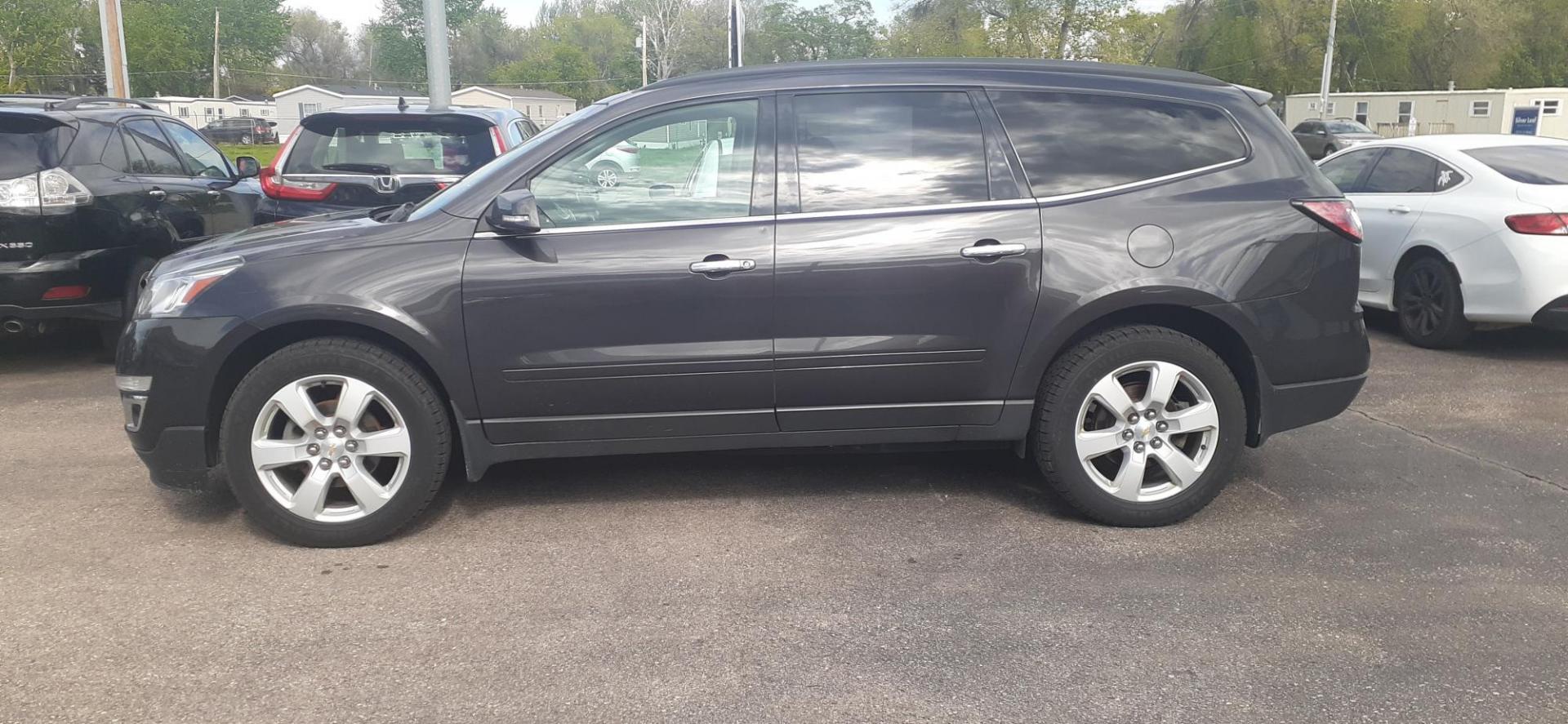 2016 Chevrolet Traverse 1LT AWD (1GNKVGKD2GJ) with an 3.6L V6 DOHC 24V engine, 6A transmission, located at 2015 Cambell Street, Rapid City, SD, 57701, (605) 342-8326, 44.066433, -103.191772 - CARFAX AVAILABLE - Photo#0
